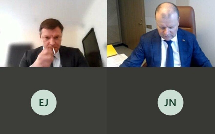 Premjeras sugėdino per Vyriausybės posėdį dūmą užtraukusį finansų ministrą