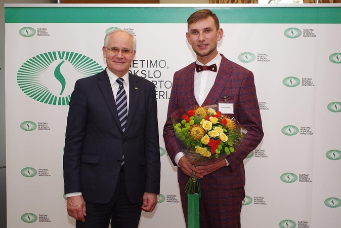 M. Lukšienės premijos laureatu tapo raseiniškis istorijos mokytojas A. Zmitra