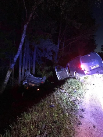 Prie Kulautuvos susidūrė du automobiliai, vienas – apvirto