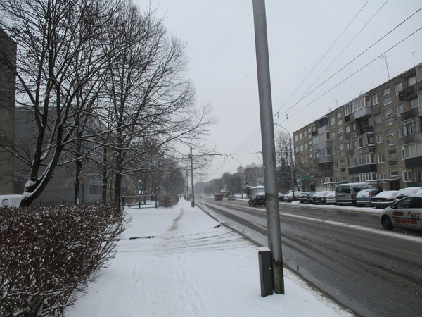 Kai kuriuose keliuose yra šlapių ruožų