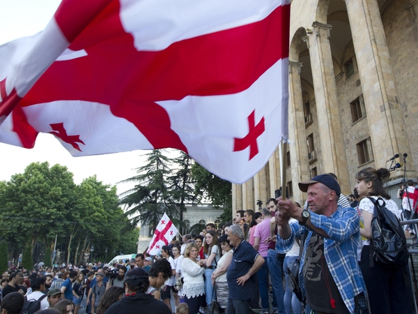 ES ragina Gruziją greitai ir skaidriai ištirti susirėmimus Tbilisyje