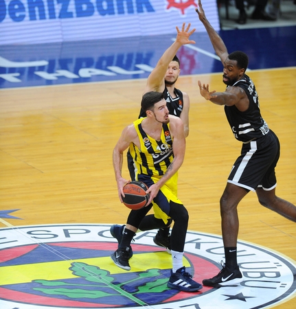 Željko kariauna įsibėgėja: „Fenerbahče“ laimėjo trečią kartą iš eilės