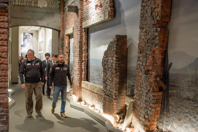 Per V. Radzevičiaus gimtadienį Japonijoje lietuviai aplankė Baltojo garnio pilį