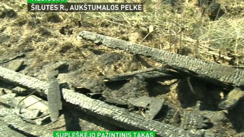 Šilutės rajone sudegė unikalios pelkės pažintinis takas