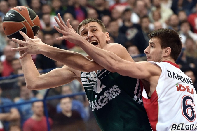 "Žalgirio" krepšininkai po dramatiškos kovos nukovė "Crvena Zvezda" ekipą
