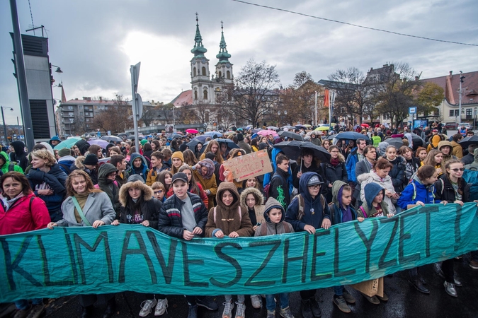 Per pasaulį nusirito protestai prieš klimato kaitą