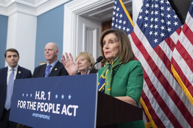 N. Pelosi paskelbė kaltintojų D. Trumpo apkaltos teisme Senate komandą