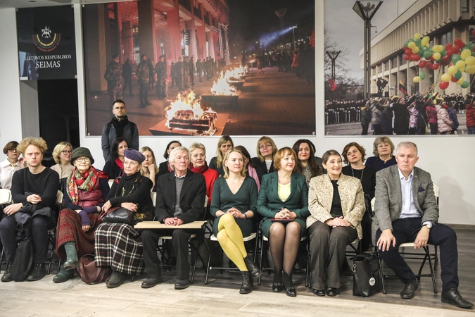 Seimo lankytojų centre – paroda „Vasario 16-osios Akto signatarai pašto ženkluose"