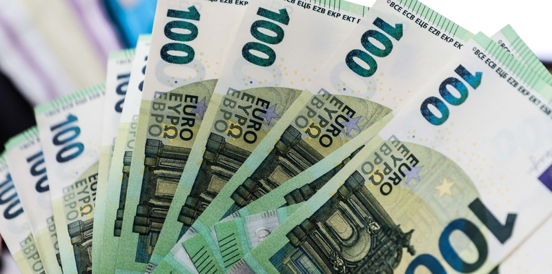 Patikėjusi sukčiais, moteris prarado beveik 17 tūkst. eurų