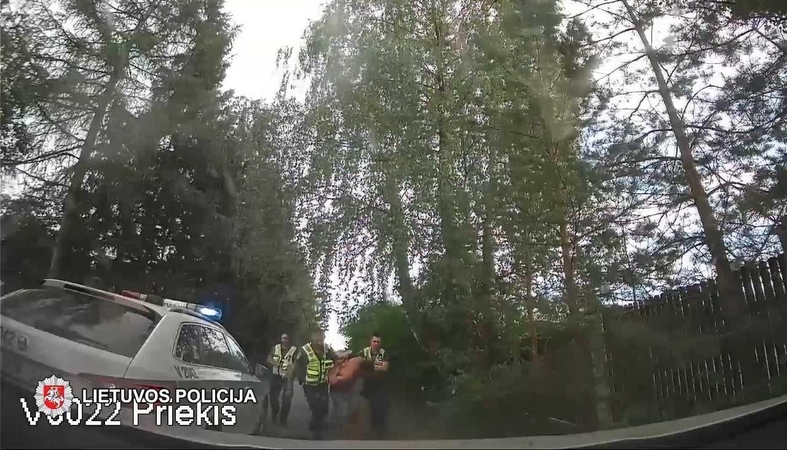 Po įtemptų gaudynių „kelių erelis“ atsidūrė areštinėje