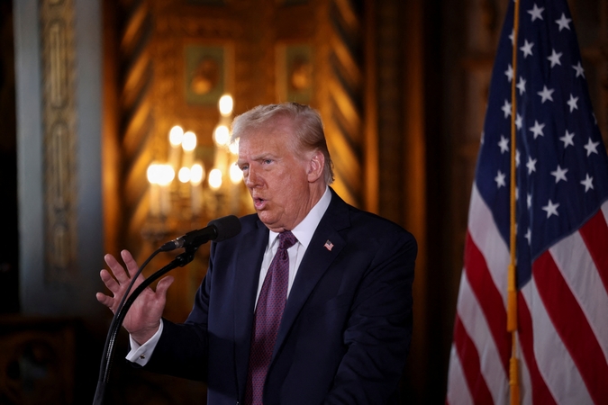 Trumpas sako, kad NATO narės turėtų padidinti išlaidas gynybai iki 5 proc. BVP