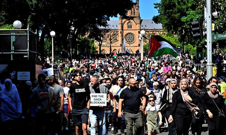 Šimtai palestiniečių Ramaloje protestavo prieš prezidentą M. Abbasą