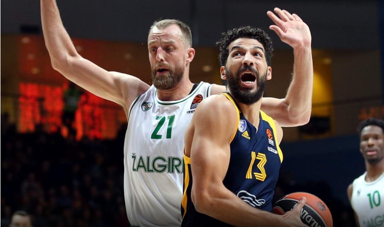 Eurolygos dugne atsidūręs „Žalgiris“ prapylė ir R. Kurtinaičio auklėtiniams