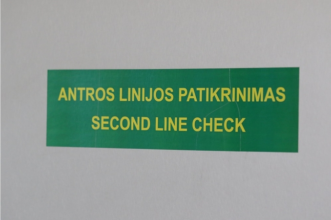Pasą su klastotais spaudais pateikusi rusė neįleista į Lietuvą
