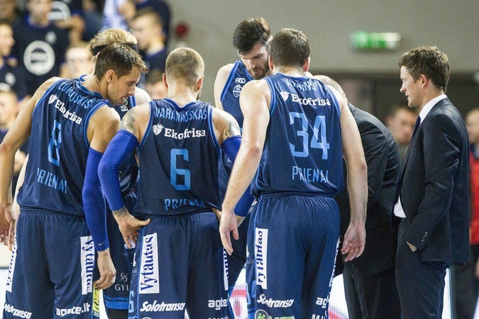 „Skycop“ krepšininkai po atkaklios kovos įveikė „Pieno žvaigždes“