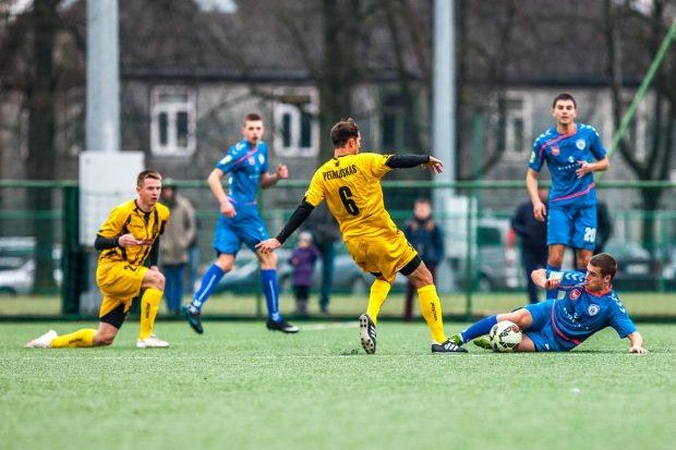 "Stumbro" futbolininkai svečiuose sužaidė taikiai su "Šiauliais"