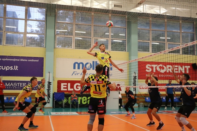 „Meistro kodo“ Lietuvos vyrų tinklinio pirmenybės prasidėjo čempionų pergale