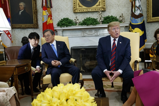 Moon Jae-inas ir Donaldas Trumpas