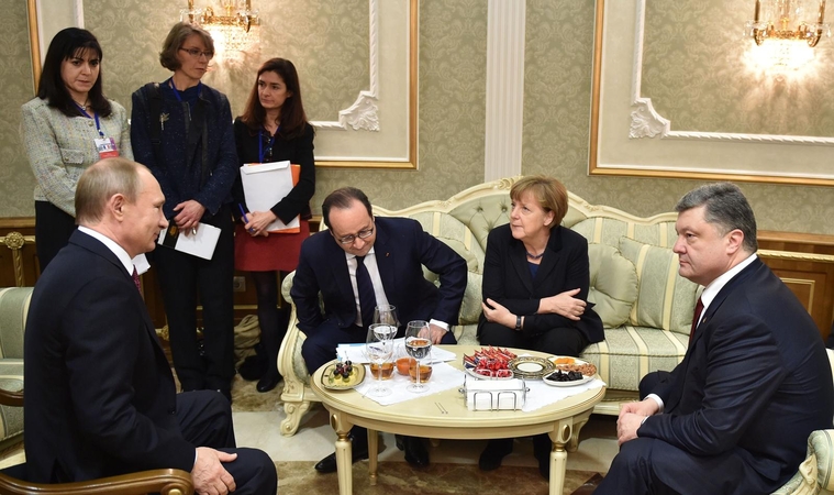 Keturių šalių lyderiai ragina liautis kovojus Ukrainoje