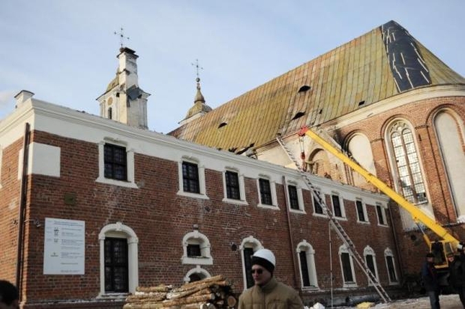 Žiema – ant nosies, o Tytuvėnų vienuolyne šildymo sistema dar nesutvarkyta