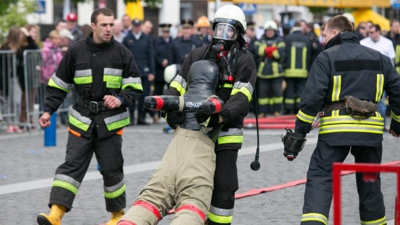 Bronzą pasaulio čempionate iškovoję ugniagesiai: padėjo sunkus kasdienis darbas