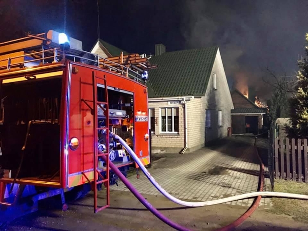 Ukmergėje užsiliepsnojo ūkinis pastatas