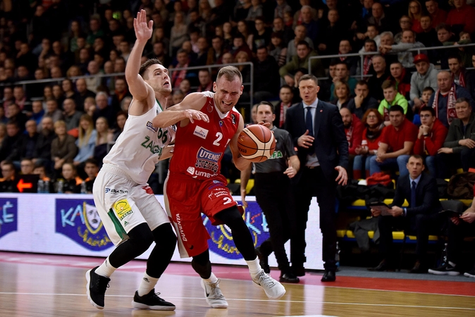 „Žalgirio“ krepšininkai tik po atkaklios kovos palaužė Utenos komandą
