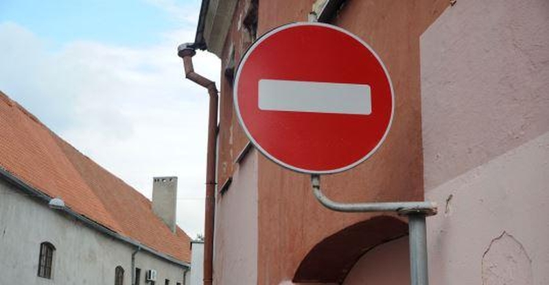 Savaitgalį Bokšto gatvėje dėl remonto darbų bus draudžiamas transporto eismas
