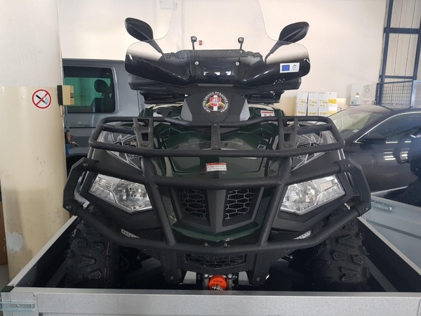 Pasieniečių technikos parke – 9 nauji keturračiai motociklai 