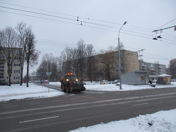 Eismo sąlygas sunkina snygis ir plikledis