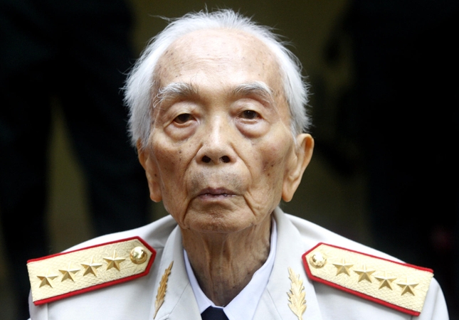 Vietname mirė 102 metų karo genijus generolas Vo Nguyen Giapas