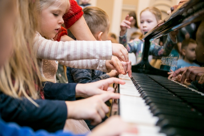 Vaikams filharmonijoje atsivėrė instrumentų pasaulis