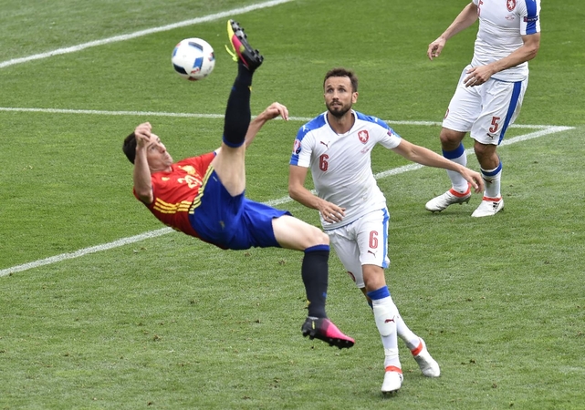 G. Pique įvartis Ispanijos futbolininkams atnešė pergalę prieš Čekiją