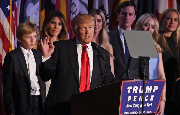 Vieni džiaugiasi, kiti verkia: JAV prezidento rinkimus laimėjo D. Trumpas
