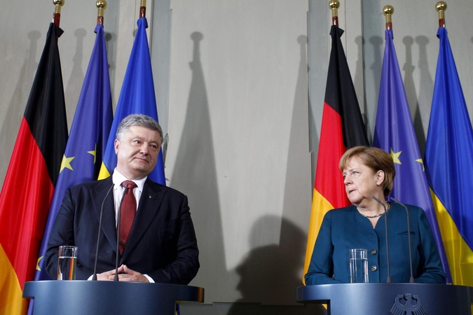 A. Merkel nori atnaujinti Minsko derybas dėl Rytų Ukrainos