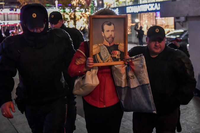 Maskvoje per kontroversiško filmo premjerą sulaikyti protestuotojai