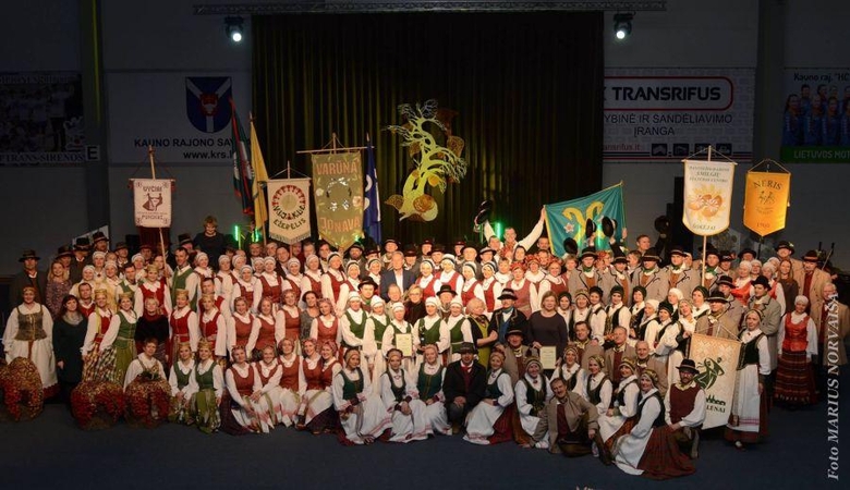 Garliavoje nugriaudėjo tarptautinis liaudies šokių festivalis