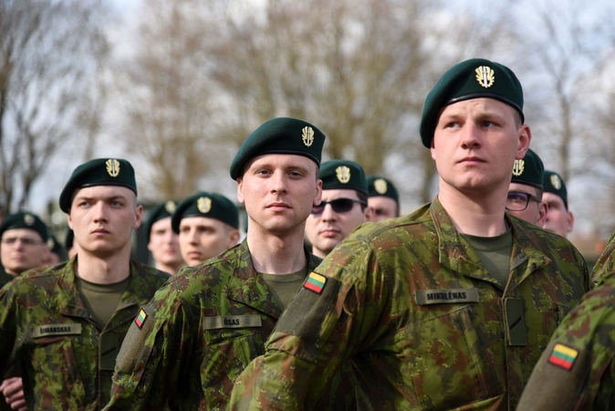 Tarnybą spalį pradės dar 1,5 tūkst. šauktinių