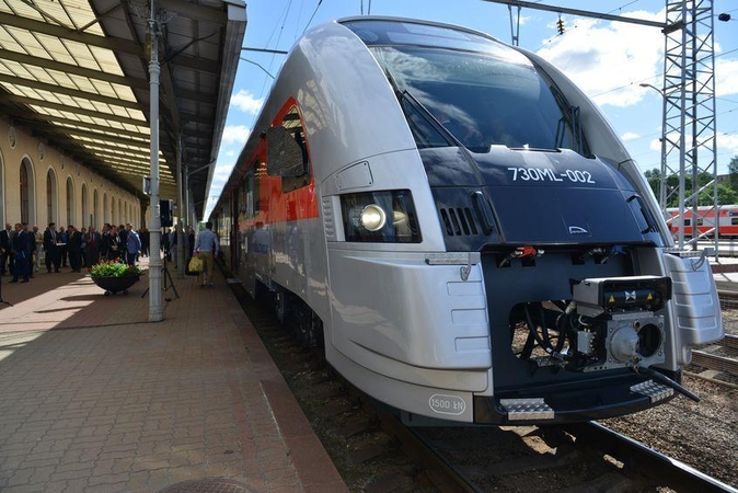 Iš Vilniaus į Klaipėdą pajudėjo naujas traukinys