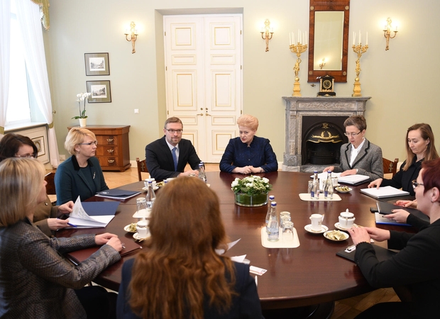 Prezidentūra: Vyriausybei trūksta gabumų įstatymams įgyvendinti