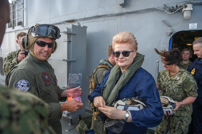 D. Grybauskaitė apie rekordines pratybas: mus gali stebėti kas nori