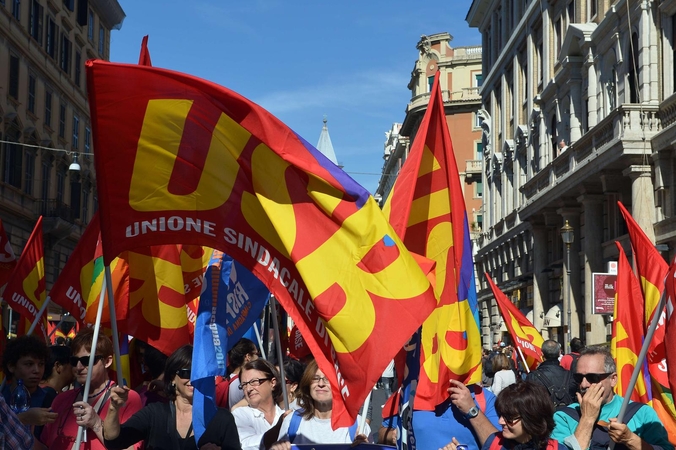 Romoje tūkstančiai žmonių protestavo prieš taupymo politiką