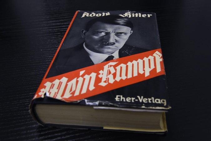 Ar istorija nebesikartos, jei vokiečiai išpirks daugiau „Mein Kampf“?