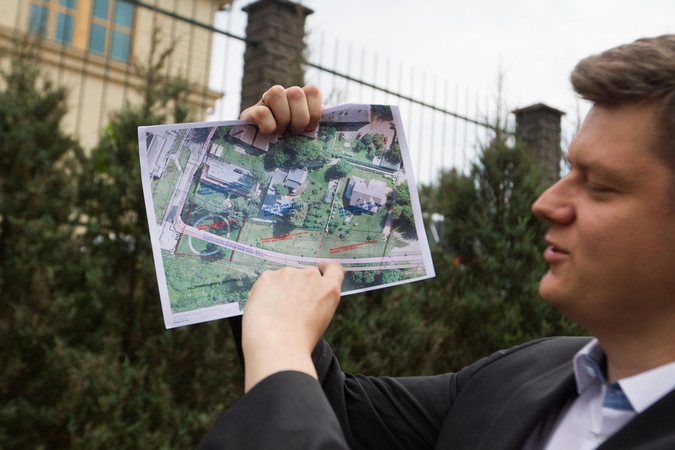 Valstybinę žemę dviračių takui prie Neries teks atsikovoti iš užgrobėjų