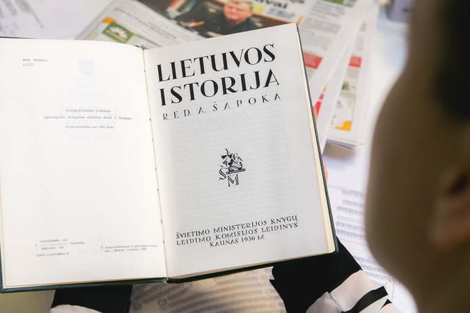 Simbolinė A.Šapokos "Lietuvos istorijos" pergalė