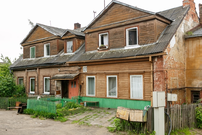 Gelbėdamasi nuo ugnies kaunietė iššoko per langą