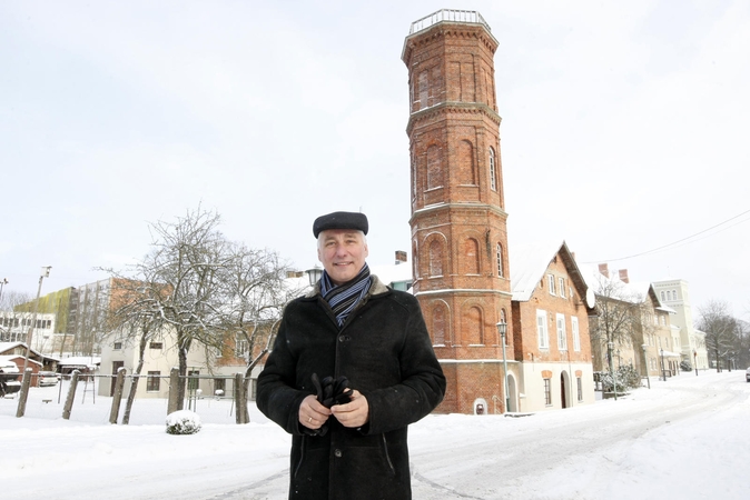 A.Černeckis puoselėja idėją kada nors ant dvarvietės vandens bokšto įtaisyti veikiančią vėjo jėgainę.