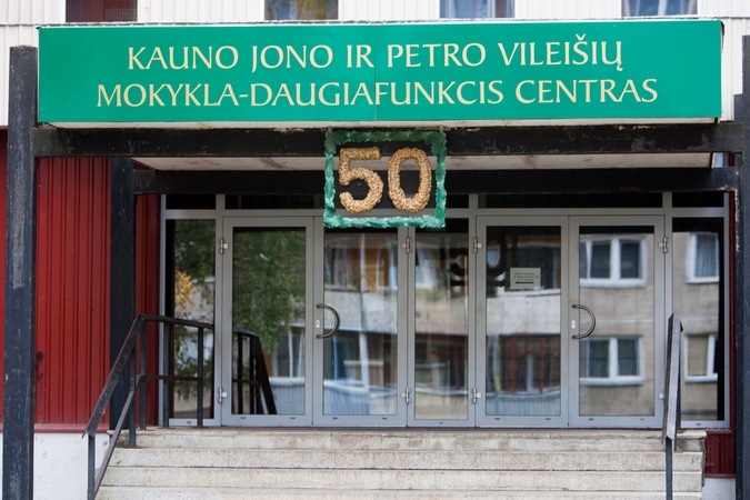 Be deklaracijos mokyklos durys užtrenktos?