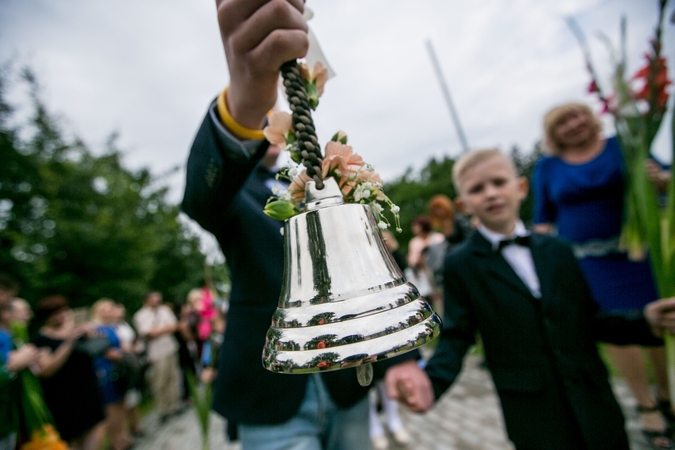 Mokyklų tinklo pertvarkos kaitina tėvų ir vaikų aistras