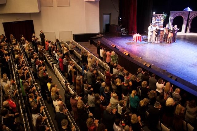 Laikinoji Muzikinio teatro erdvė skambesiu lenkia ir Nacionalinį teatrą